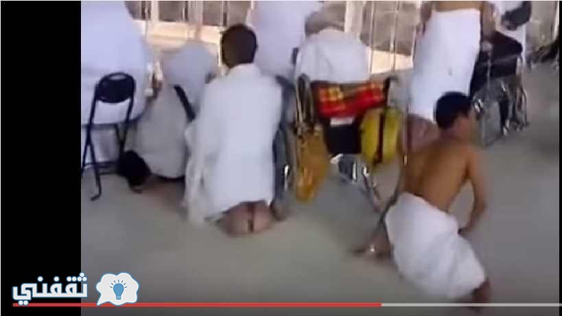 بالفيديو: حاج مبتور القدمين يطوف على يد واحدة في الحرم المكي