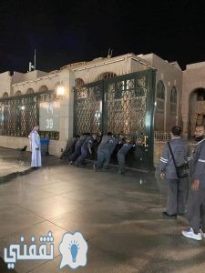 واليكم صور إغلاق أبواب المسجد النبوي الشريف