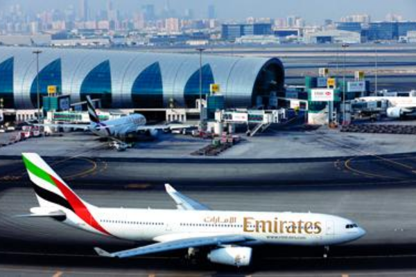 استئناف رحلات الطيران الدولي في الإمارات بمطاراتها المختلفة وسط إجراءات وقائية مشددة