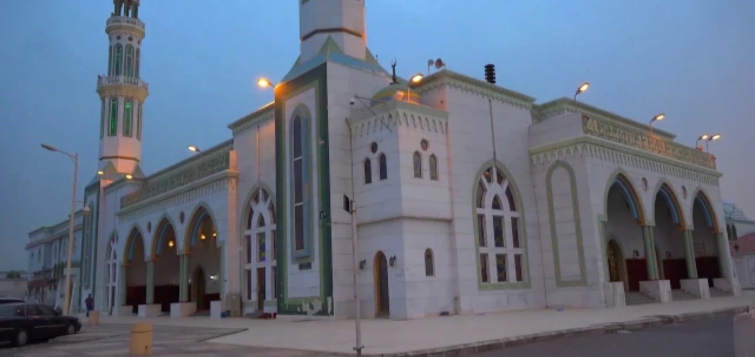 السعودية تعلن عن إعادة إغلاق العديد من المساجد اليوم أمام المصلين