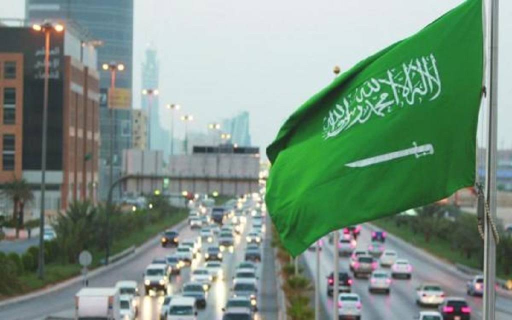 السعودية تعلن رفع منع التجول بشكل كامل ابتداء من اليوم مع تعليق العمرة والرحلات الدولية