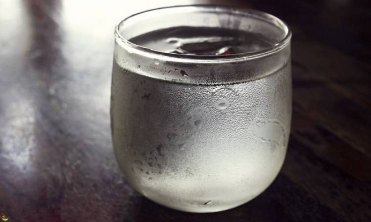 احذر شرب الماء البارد قد يضر بصحتك وهذه هي مخاطر تناوله على الجسم