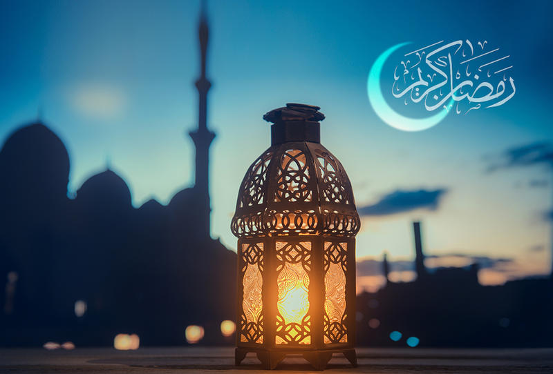 أحدث عبارات ورسائل تهنئة شهر رمضان الكريم 1442 للأصدقاء والعائلة
