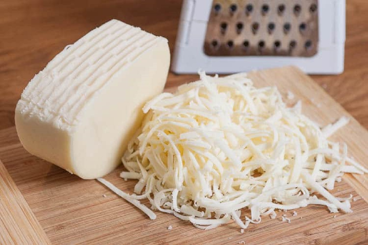 الجبنة الموتزاريلا المطاطية الاصلية للبيتزا والفطائر مثل الجاهزة تماما وناجحة 100%