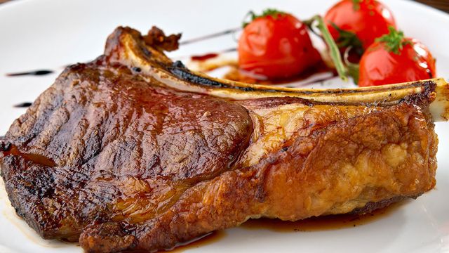 سر طريقة تتبيل اللحم المشوي في الفرن وعلي الفحم مثل المطاعم في 5 دقائق