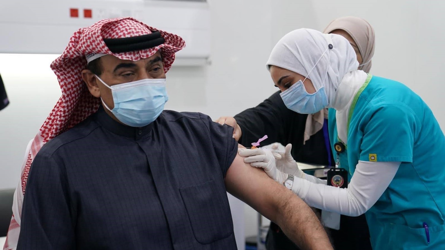 رابط تقديم تطعيم كورونا الكويت التسجيل لأخذ لقاحات كورونا المعتمدة والفئات المستبعدة