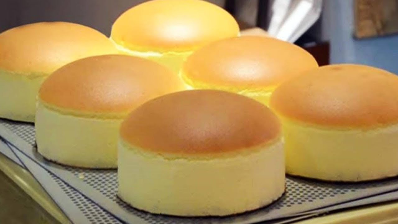 طريقة عمل الكيكة اليابانية القطنية بقوام أخف من السحاب بمكونات بسيطة