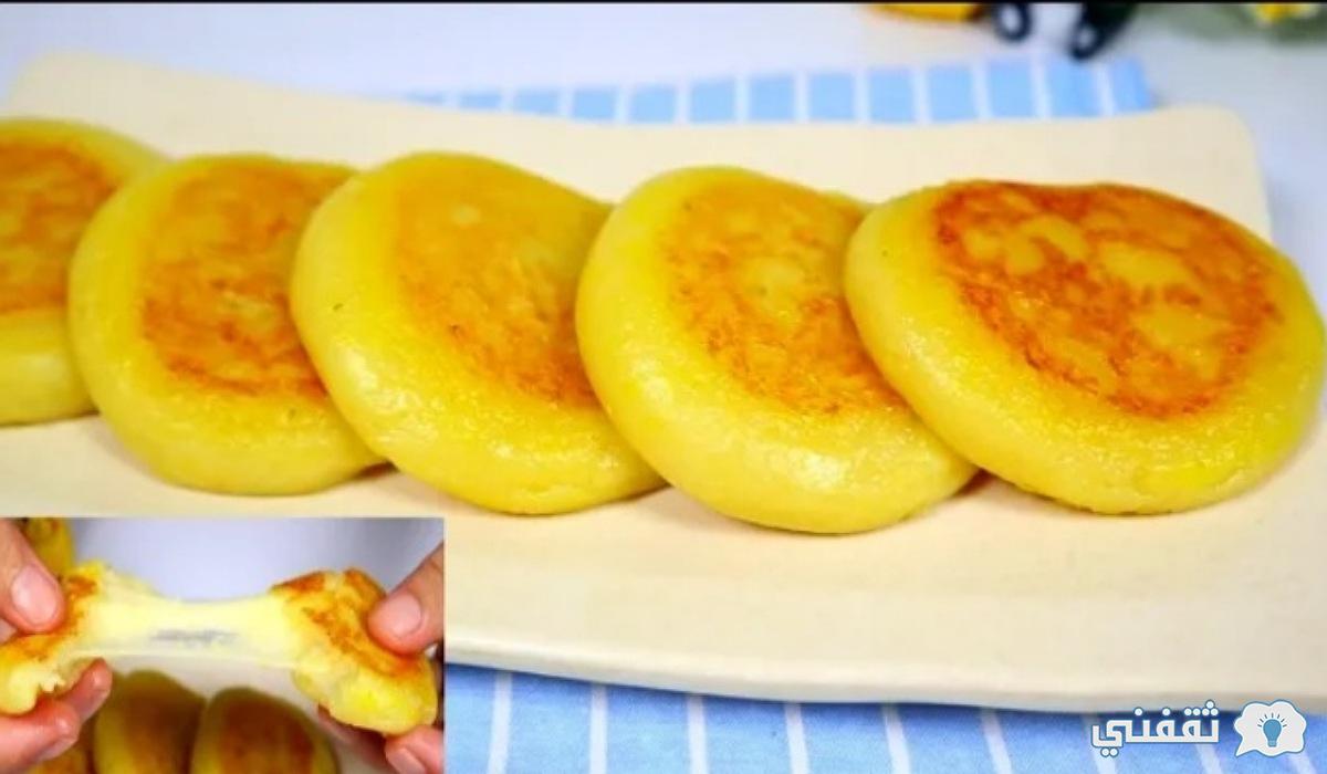 فطائر البطاطس بالجبن بالمقلاة بطريقة سهلة وبمكونات بسيطة وبمذاق لذيذ