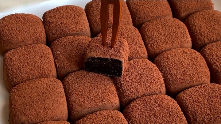 طريقة عمل ترافيل الشوكولاتة اللذيذ بمكونين اثنين فقط بمذاق رائع وشكل مميز