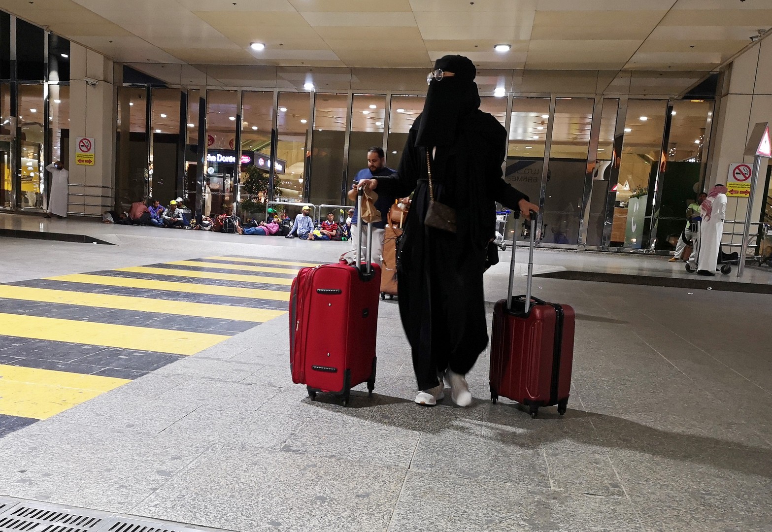 كيف استخراج جواز سفر سعودي للنساء وشروط استخراج جواز السفر للنساء في السعودية