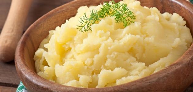 طريقة عمل البطاطس بيوريه اللذيذة والغنية بالفوائد للجسم