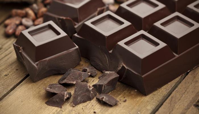 الفوائد الصحية لتناول الشوكولاتة الداكنة يوميا