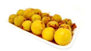 طريقة عمل مخلل الليمون المعصفر في البيت بطعم مقرمش ولذيذ